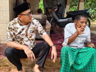 Saat Pintu Pertolongan Terbuka, H. Ahmad Imron Dampingi Keluarga Rentan di Cisoka