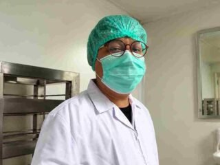 Pohon Mangga dan Sisyphus: Menjaga Integritas di Tengah Krisis