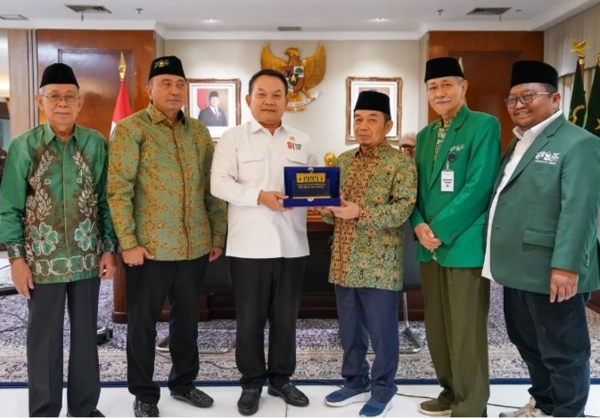 Jenderal Dudung Abdurachman resmi jadi Menko Polkam. PB Mathla’ul Anwar menyampaikan selamat dan doa atas amanah barunya.