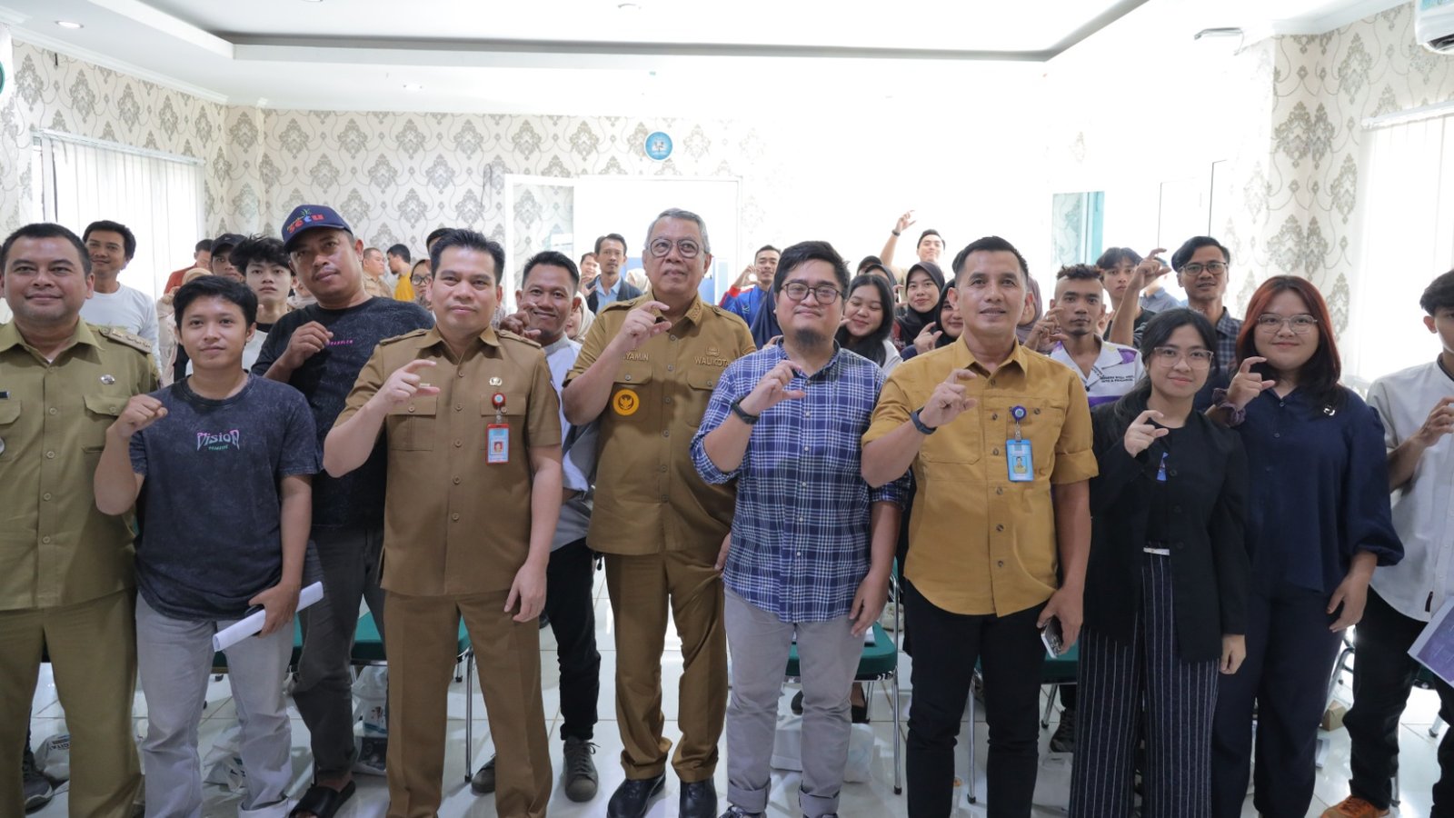 Diskominfo Tangsel mendorong anak dan pemuda cakap bermedia digital agar mampu menggunakan teknologi secara bijak dan produktif.