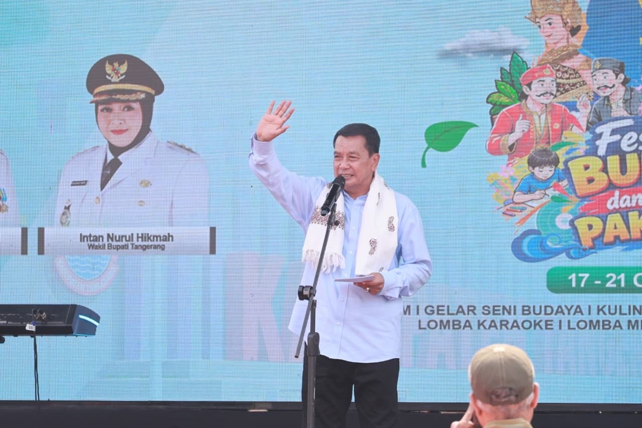 Bupati Maesyal mendukung Festival Budaya Pakuhaji untuk melestarikan tradisi sekaligus mendorong pemberdayaan UMKM lokal.