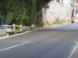 Jalan Merpati Raya Tangsel ditutup mulai 22 Oktober 2026 untuk rekonstruksi jembatan. Simak enam jalur alternatif bagi pengendara.