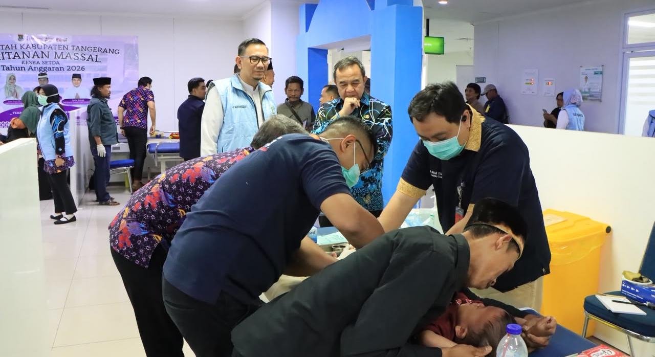 Pemkab Tangerang menggelar khitanan massal di RSUD Tigaraksa untuk 100 peserta sebagai rangkaian HUT ke-394 Kabupaten Tangerang.