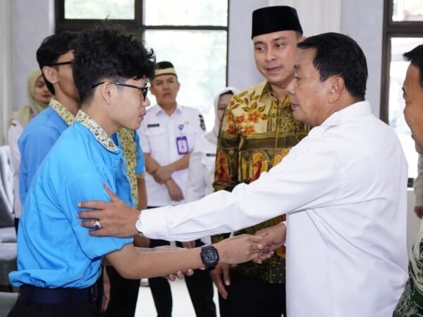 Pemkab Tangerang Dorong Pendidikan Internasional, 7 Pelajar Berprestasi Diberangkatkan ke Tiongkok