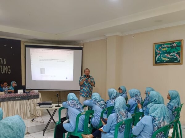 Belajar AI dari Prof. Onno W. Purbo, Ibu-Ibu Cipayung Tangsel Didorong Melek Teknologi
