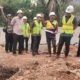 Pilar Ingatkan Warga Jangan Buang Sampah ke Kali Saat Tinjau Pembangunan Turap