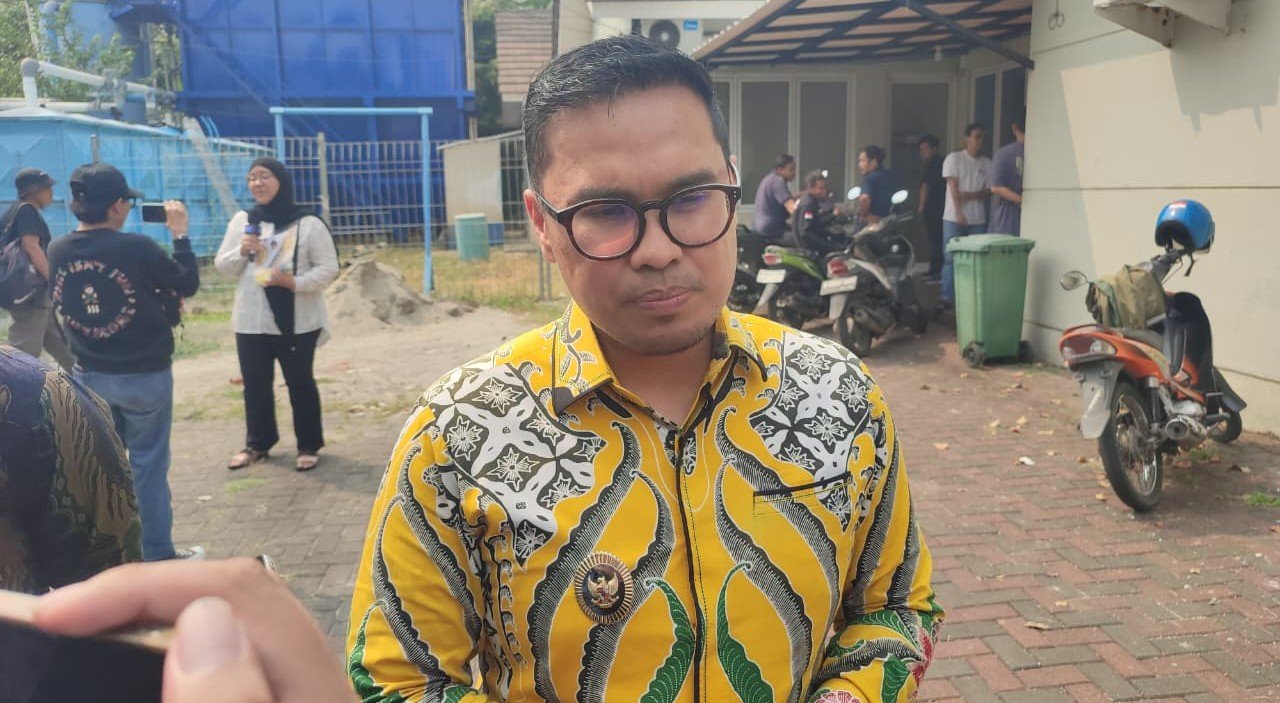 Pilar Saga Ichsan meminta pengelola WTP Serpong Lagoon bertanggung jawab. Penyegelan bertahap dilakukan dengan menjaga pasokan air bersih.