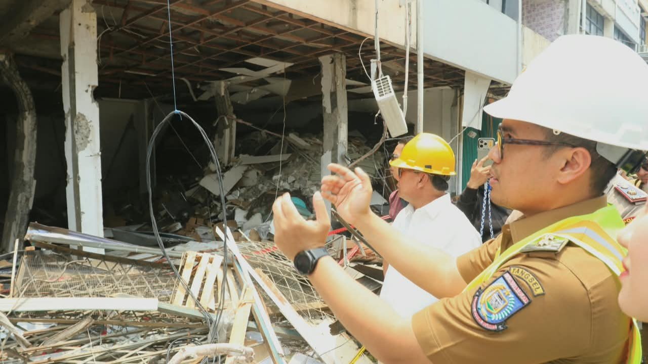 Pemkot Tangsel menyiapkan strategi pemulihan Pasar Cimanggis pascaledakan, mulai dari pembongkaran bangunan hingga relokasi pedagang.